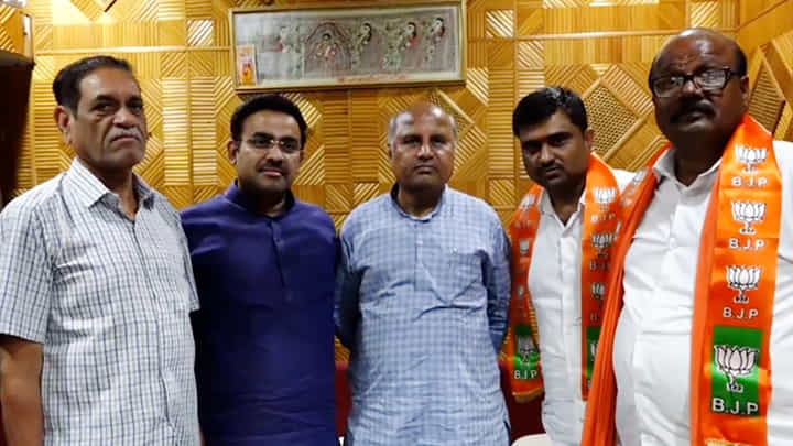 सांगलीत बीआरएसमध्ये इनकमिंग तर भंडाऱ्यात आऊटगोईंग, जिल्हा परिषदच्या उपाध्यक्षाची भाजपमध्ये एंन्ट्री सांगलीत बीआरएसमध्ये इनकमिंग तर भंडाऱ्यात आऊटगोईंग, जिल्हा परिषदच्या उपाध्यक्षाची भाजपमध्ये एंन्ट्री