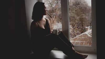 डॉक्टरांपुढे प्रश्न, ही मुलगी रडते तेव्हा डोळ्यातून अश्रृ नव्हे वाहतात...