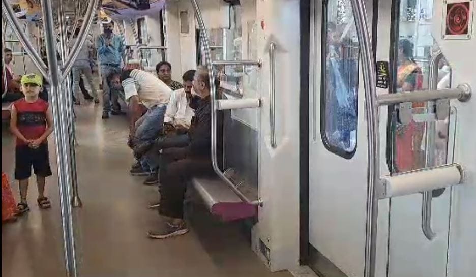 मेट्रो पुणेकरांच्या पसंतीस उतरली. मेट्रोचे दोन मार्ग सुरु झाले. यामुळे पिंपरी चिंचवड ते पुणे शिवाजीनगर हे अंतर कमी वेळेत गाठणे शक्य झाले. यामुळे पुणेकरांची वाहतूक कोंडीतून सुटका झाली.