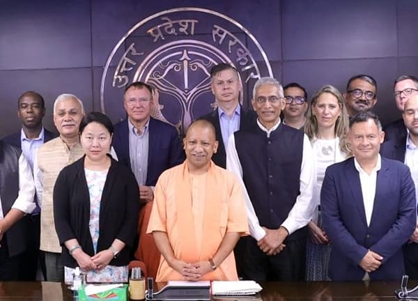 पंतप्रधानांच्या व्हिजनमुळे उत्तर प्रदेश बदलतंय, CM योगींसोबतच्या बैठकीत जागतिक बँकेच्या प्रतिनिधींची प्रतिक्रिया