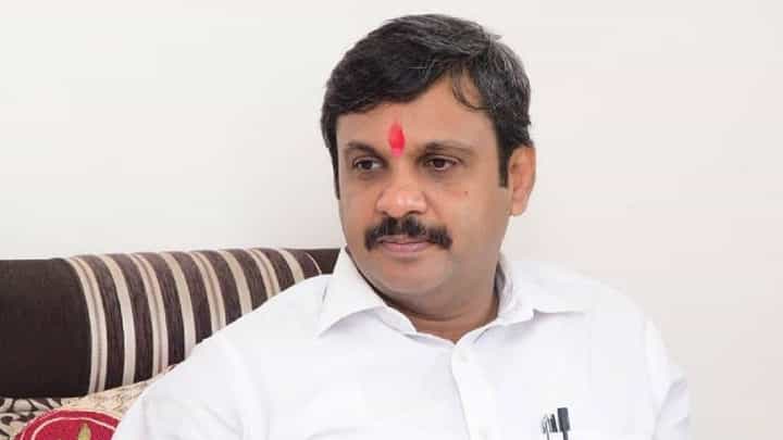 भ्रष्टाचारप्रकरणात राहुल कुल यांना क्लीन चिट, अडचणी कायम; तक्रारदाराकडून आक्षेप भ्रष्टाचारप्रकरणात राहुल कुल यांना क्लीन चिट, अडचणी कायम; तक्रारदाराकडून आक्षेप