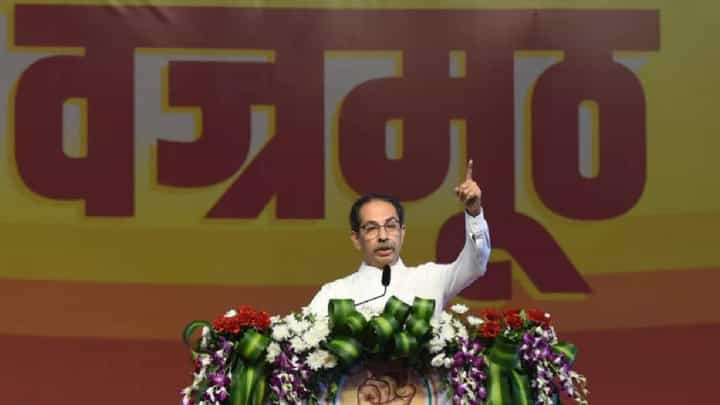 दानवे यांची शिंदे-फडणवीस यांच्यावर टीका म्हणाले, ‘पक्ष फोडून सत्ता स्थापन होवू शकत नाही’ दानवे यांची शिंदे-फडणवीस यांच्यावर टीका म्हणाले, ‘पक्ष फोडून सत्ता स्थापन होवू शकत नाही’
