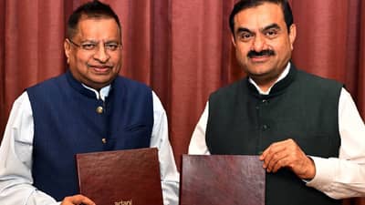 Gautam Adani : आणखी एक सिमेंट कंपनी गौतम अदानी यांच्या खिशात! शेअरमध्ये उसळी
