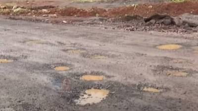 रस्ता कुठे? खड्डा कुठे? मुंबई-गोवा महामार्ग बनला खड्डे मार्ग; प्रशासनाचे दुर्लक्ष!