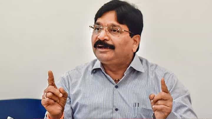 '... तर कारवाई का नाही?', रवींद्र वायकर यांच्या याचिकेवरील सुनावणी पूर्ण; हायकोर्टाचा मुंबई महापालिकेला सवाल '... तर कारवाई का नाही?', रवींद्र वायकर यांच्या याचिकेवरील सुनावणी पूर्ण; हायकोर्टाचा मुंबई महापालिकेला सवाल