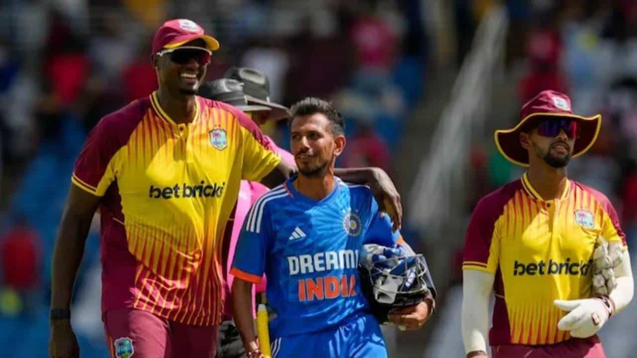 वेस्ट इंडिज विरुद्धच्या पहिल्या टी20 सामन्यात भारताला 4 धावांनी पराभव सहन करावा लागला. वेस्ट इंडिजने विजयासाठी 150 धावांचं आव्हान दिलं होतं. पण भारताला 9 गडी गमवून 145 धावांवर समाधान मानवं लागलं.