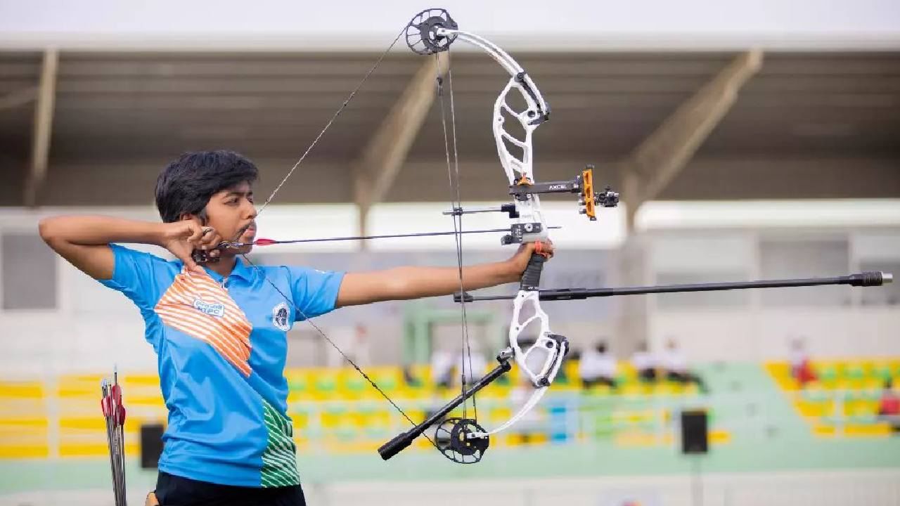 ज्युनिअर विश्व किताब जिंकल्यानंतर दोन महिन्यांच्या आत 17 वर्षीय अदिती स्वामी हीने विश्व तिरंदाजी चॅम्पियनशिपच्या कंपाउंड महिला अंतिम फेरीत पुन्हा जेतेपद पटकावलं. 