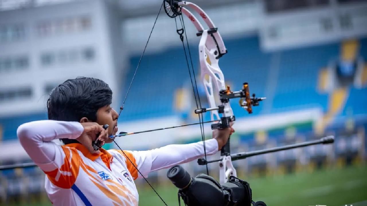 साताऱ्याच्या अदिती स्वामी हिने यापूर्वी लिमरिकमध्ये युवा चॅम्पियनशिपच्या अंडर 18 मध्ये जेतेपद जिंकलं होतं.