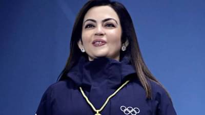 Nita Ambani : समुद्राला प्रेमाचे भरते! नीता अंबानी यांचे मरीन ड्राईव्हवरील हे फोटो पाहिलेत का?