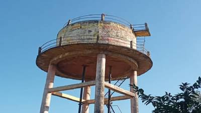 धक्कादायक! पाण्याच्या टाकीचं बांधकाम सुरु असताना….; थोडक्यात बचावले मजूर