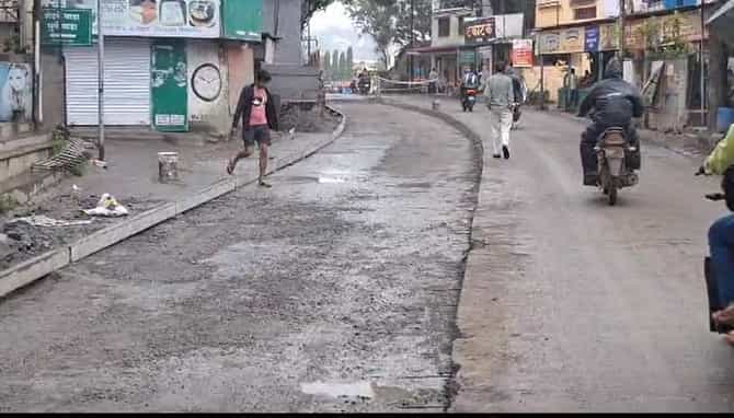 गावकऱ्यांनी करुन दाखवले, शासनाचा निधी न घेता केला रस्ता तयार, पुणे जिल्ह्यातील हा खड्डेमुक्तीचा पॅटर्न पाहा