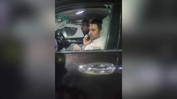 Crime News : शिंदे गटाच्या विभाग प्रमुखावर अज्ञातांकडून हल्ला; गाडीच्या काचाही फोडल्या Crime News : शिंदे गटाच्या विभाग प्रमुखावर अज्ञातांकडून हल्ला; गाडीच्या काचाही फोडल्या