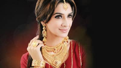 Gold Silver Rate Today : चांदी घसरली, सोने किंचित वधारले, खरेदीदारांना असा होणार फायदा