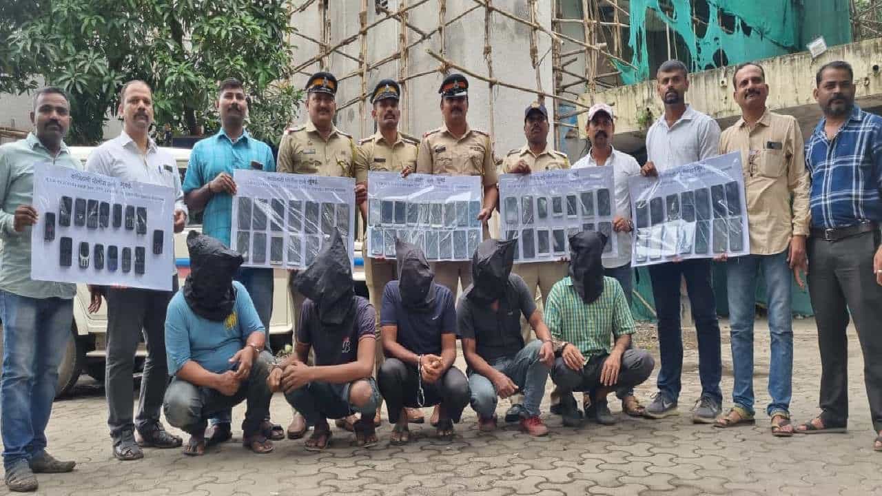 Mumbai Crime : बसस्थानकात गर्दीचा फायदा घेत मोबाईल चोरायचे, असा झाला टोळीचा पर्दाफाश