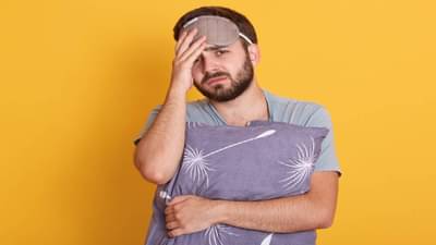 Sleepwalking : लोकं झोपेतून उठून का चालू लागतात ? जाणून घ्या कारण