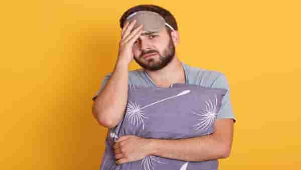 Sleepwalking : लोकं झोपेतून उठून का चालू लागतात ? जाणून घ्या कारण