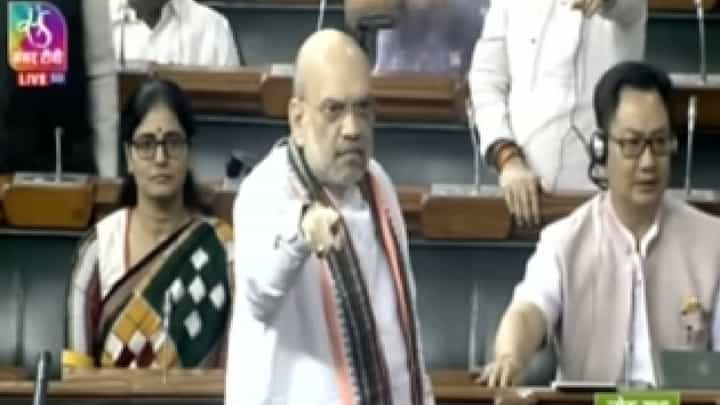अविश्वास प्रस्तावाच्या चर्चेवेळी लोकसभेत गदारोळ; विरोधकांच्या आरोपांवर अमित शाह आक्रमक अविश्वास प्रस्तावाच्या चर्चेवेळी लोकसभेत गदारोळ; विरोधकांच्या आरोपांवर अमित शाह आक्रमक