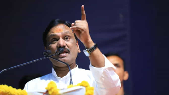 आक्रमक मराठा कार्यकर्त्यांनी काळे झेंडे दाखवले, अंबादास दानवे म्हणाले...