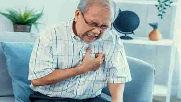 Silent Heart attack : कोणत्याही लक्षणांशिवायही येऊ शकतो हार्ट ॲटॅक; कसं ओळखाल ?