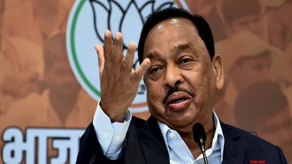 ‘भाजप नेत्यांवर विश्वास नसल्यामुळे नारायण राणे मुख्यमंत्र्याना भेटले’, कुणी लगावला खोचक टोला