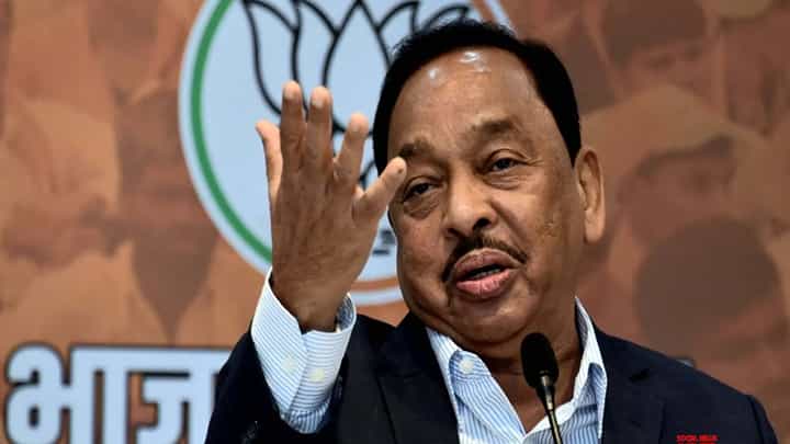 कोण विनायक राऊत? काय त्यांची औकात?; नारायण राणे यांनी उडवली 'त्या' खासदाराच्या उपोषणाची खिल्ली कोण विनायक राऊत? काय त्यांची औकात?; नारायण राणे यांनी उडवली 'त्या' खासदाराच्या उपोषणाची खिल्ली