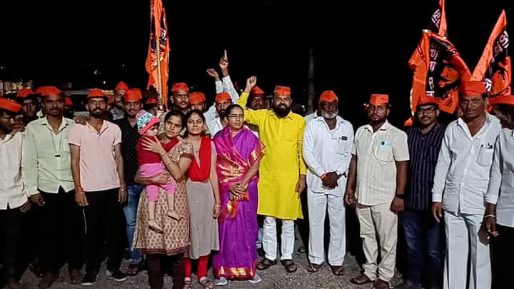 फडणवीस यांनी आरक्षणाच्या मुद्द्यावर सर्वात जास्त दिशाभूल केली? कोणी केला थेट आरोप फडणवीस यांनी आरक्षणाच्या मुद्द्यावर सर्वात जास्त दिशाभूल केली? कोणी केला थेट आरोप