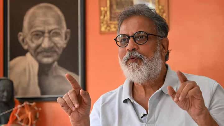 ‘हा काय इंग्रजांचा काळ आहे का?’, काँग्रेस नेत्याचा सरकारला सवाल? ‘हा काय इंग्रजांचा काळ आहे का?’, काँग्रेस नेत्याचा सरकारला सवाल?