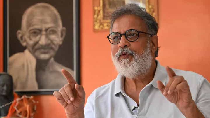 ‘हा काय इंग्रजांचा काळ आहे का?’, काँग्रेस नेत्याचा सरकारला सवाल? ‘हा काय इंग्रजांचा काळ आहे का?’, काँग्रेस नेत्याचा सरकारला सवाल?