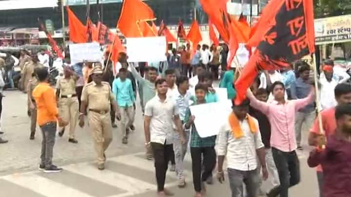 औरंगाबादच्या क्रांती चौकातून निघाला मराठा क्रांती मोर्चा; काय आहेत मागण्या? औरंगाबादच्या क्रांती चौकातून निघाला मराठा क्रांती मोर्चा; काय आहेत मागण्या?