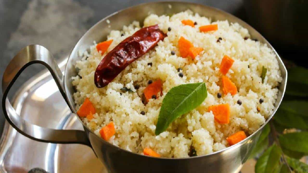 फायबरचा चांगला स्रोत : उपमा हा फायबरचा चांगला स्रोत आहे. तुम्हाला जर प्रश्न पडत असेल की सकाळी नाश्त्यात काय खावं तर उपमा हा अतिशय चांगला ऑप्शन आहे.