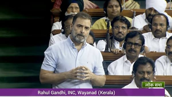 ‘रावण दोन लोकांचे ऐकायचा, पंतप्रधान मोदीही फक्त दोघांचंच ऐकतात’; राहुल गांधी यांचा खोचक टोला