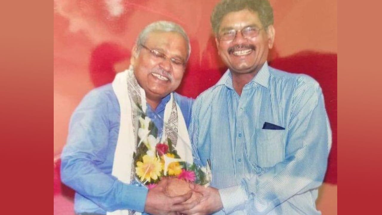 प्रा. हरी नरके यांच्या मृत्यूला लीलावती रुग्णालयातील डॉक्टर जबाबदार; नरकेंचे मित्र संजय सोनवणी यांचे गंभीर आरोप प्रा. हरी नरके यांच्या मृत्यूला लीलावती रुग्णालयातील डॉक्टर जबाबदार; नरकेंचे मित्र संजय सोनवणी यांचे गंभीर आरोप