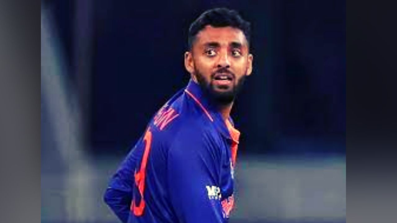 2021 साली वर्ल्ड कप खेळणारा लेग स्पिनर वरूण चक्रवर्ती दोनवेळा यो-यो टेस्टमध्ये फेल झाला होता. त्यामुळे त्याला 2020 मध्ये ऑस्ट्रेलियाविरुद्धच्या मालिकेत त्याला संधी मिळाली नव्हती.