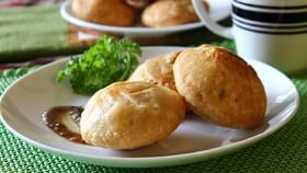 Monsoon Snack | बघूनच तोंडाला पाणी सुटेल असे पावसाळ्यात खाल्ले जाणारे 5 पदार्थ! Monsoon Snack | बघूनच तोंडाला पाणी सुटेल असे पावसाळ्यात खाल्ले जाणारे 5 पदार्थ!