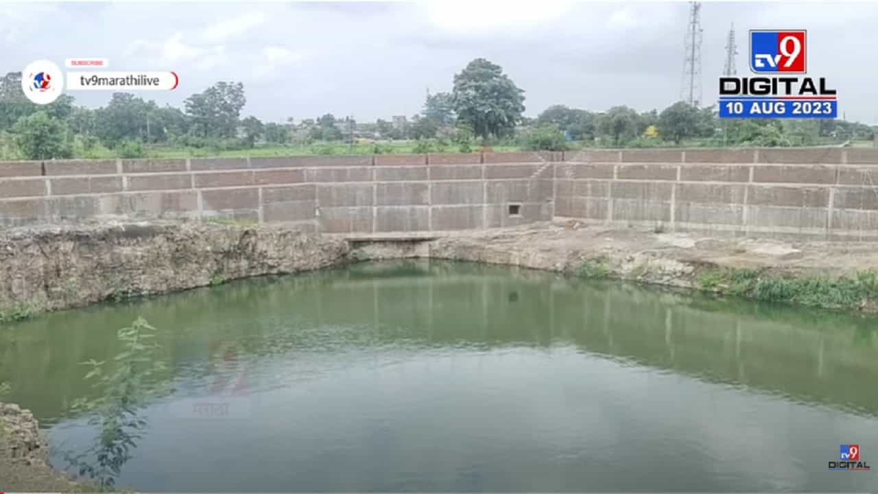 जगातील सर्वात खोल विहीर! पठ्ठ्यानं एक एकरात 60 फूट खोल, दोनशे फूट रुंद बांधली विहीर जगातील सर्वात खोल विहीर! पठ्ठ्यानं एक एकरात 60 फूट खोल, दोनशे फूट रुंद बांधली विहीर