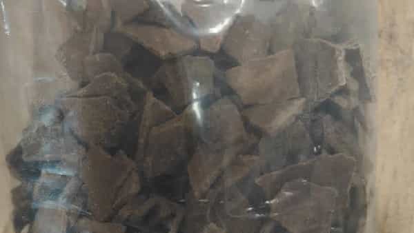 पुणे शहरात गुन्हेगारी मोडताना पोलिसांची दमछाक होत आहे. पोलिसांकडून गुन्हेगारांवर अनेक कारवाया केल्या जात आहे. त्यानंतर गुन्हेगारी कमी होत नाही. आता पुणे शहरात मिळणारे अंमलीपदार्थ हा चिंतेचा विषय झाला आहे. पुणे शहरात पुन्हा मोठा ड्रग्सचा मोठा साठा मिळाला आहे.