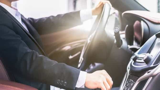 Car Driving Skills : कार चालवताना फॉलो करा या 10 टिप्स, लोकही म्हणतील तुम्हाला एक्सपर्ट ड्रायव्हर