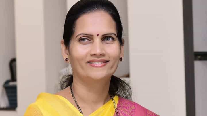 केंद्रीय मंत्री भारती पवार यांचे सरकारला पत्र, कांदा निर्यात शुल्कावर केली 'ही' मागणी केंद्रीय मंत्री भारती पवार यांचे सरकारला पत्र, कांदा निर्यात शुल्कावर केली 'ही' मागणी