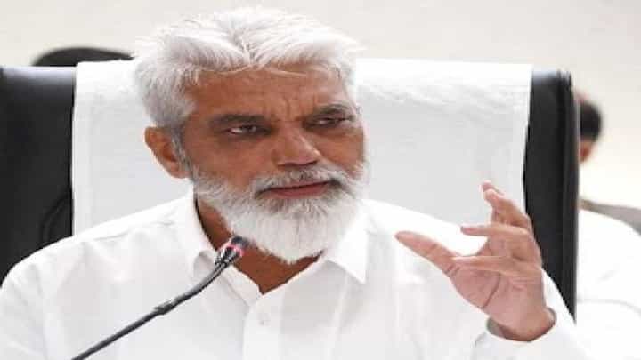 विजय वडेट्टीवार यांनी केलेल्या 'त्या' दाव्यावर दादा भुसे म्हणाले... विजय वडेट्टीवार यांनी केलेल्या 'त्या' दाव्यावर दादा भुसे म्हणाले...