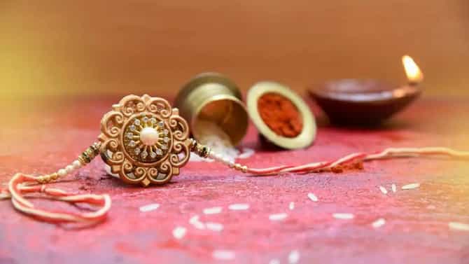 Raksha Bandhan 2023 : भद्रा काळात का बांधू नये राखी, अशी आहे यामागची पौराणिक कथा