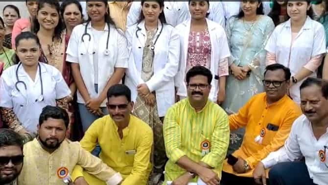 ३० घरांचं गाव, २० विद्यार्थी झाले डॉक्टर; असंही एक डॉक्टरांचं गाव