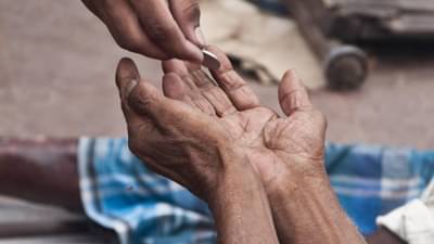 Vastu Tips : कधीच करू नये या सात वस्तूंचे दान, करावा लागू शकतो मोठ्या समस्यांचा सामना