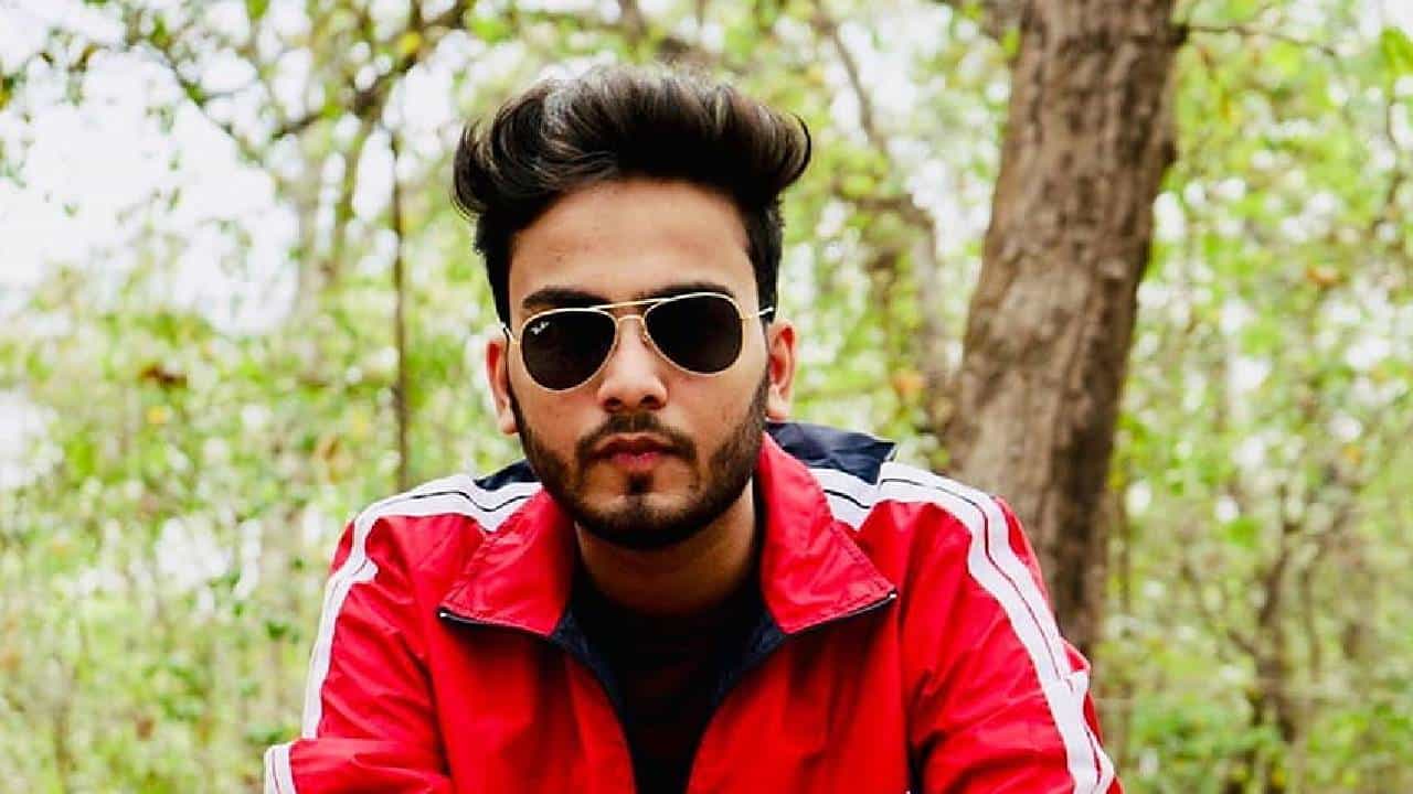 बिग बाॅस ओटीटी 2 मध्ये एल्विश यादव याने मोठा धमाका केला. विशेष म्हणजे जबरदस्त खेळ खेळत एल्विश यादव हा बिग बाॅस ओटीटी 2 चा विजेता देखील ठरला.