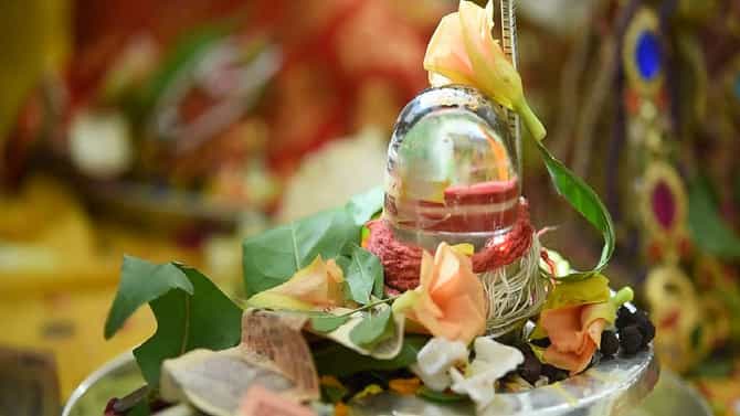 First Shrawan Somwar 2023 : उद्या पहिला श्रावण सोमवार, महादेवाला प्रसन्न करण्यासाठी अवश्य करा हे उपाय