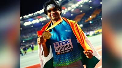 Neeraj Chopra | तुम्ही सगळे रात्रभर...; गोल्ड जिंकल्यानंतर नीरज चोप्राची पहिली प्रतिक्रिया!