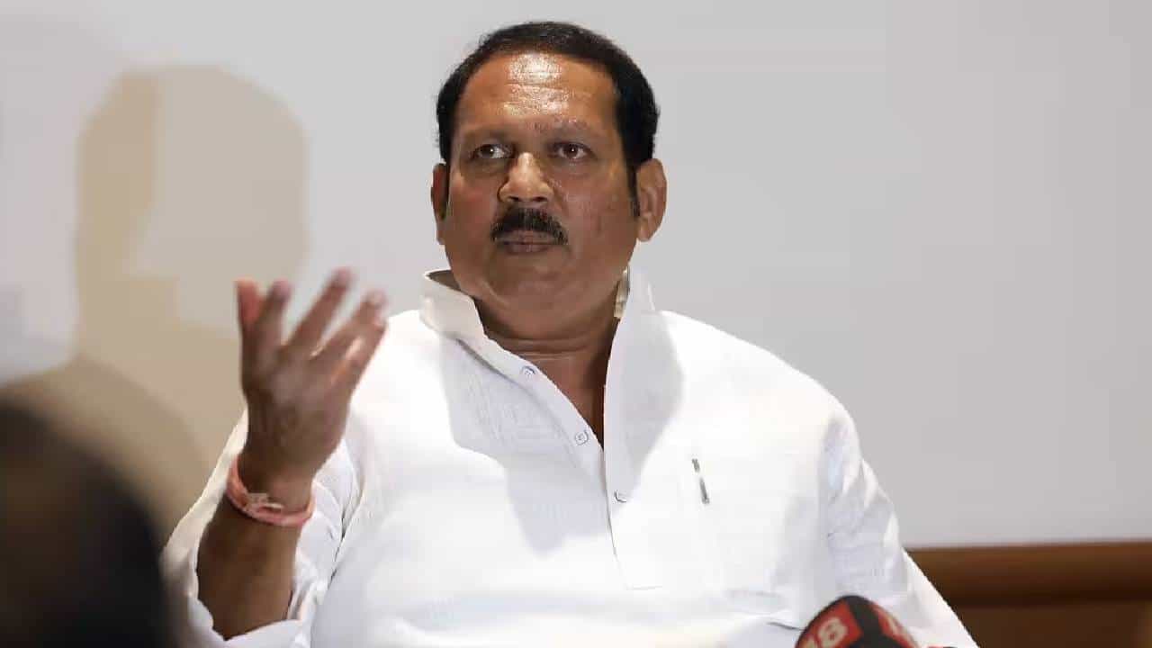 शरद पवार यांनी अजित पवार यांच्याबाबतच्या केलेल्या 'त्या' वक्तव्यावर उदयनराजे भोसले म्हणाले... शरद पवार यांनी अजित पवार यांच्याबाबतच्या केलेल्या 'त्या' वक्तव्यावर उदयनराजे भोसले म्हणाले...