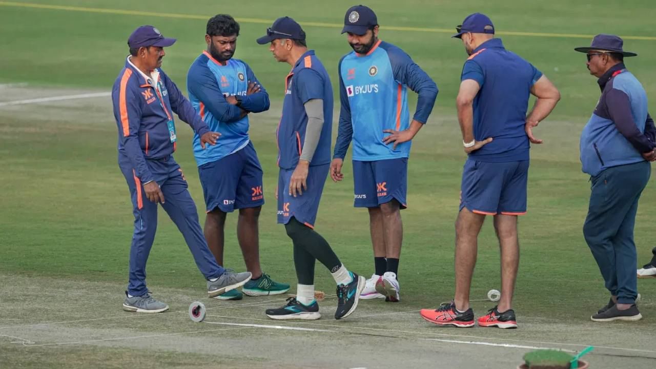 World Cup 2023 : वर्ल्डकप स्पर्धेसाठी टीम इंडियाला फायदा कमी तोटाच जास्त, आयसीसीच्या निर्णयामुळे चाहते नाराज World Cup 2023 : वर्ल्डकप स्पर्धेसाठी टीम इंडियाला फायदा कमी तोटाच जास्त, आयसीसीच्या निर्णयामुळे चाहते नाराज