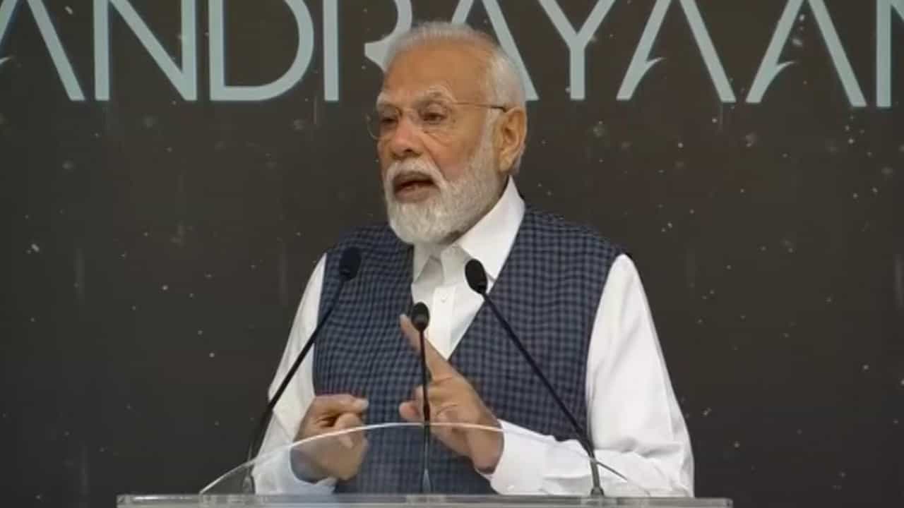 VIDEO |‘माझ्या शास्त्रज्ञांना भेटण्यासाठी मी खूप उत्सुक’ : पंतप्रधान मोदी VIDEO |‘माझ्या शास्त्रज्ञांना भेटण्यासाठी मी खूप उत्सुक’ : पंतप्रधान मोदी