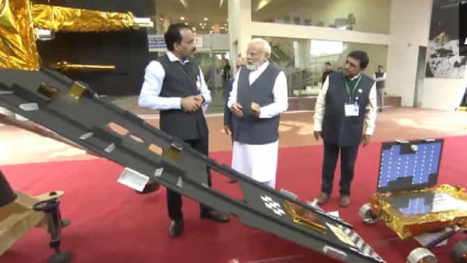 PM Narendra Modi : विक्रम लँडर जिथे उतरला त्या जागेच नाव शिवशक्ती पॉइंट, पंतप्रधान मोदींकडून घोषणा
