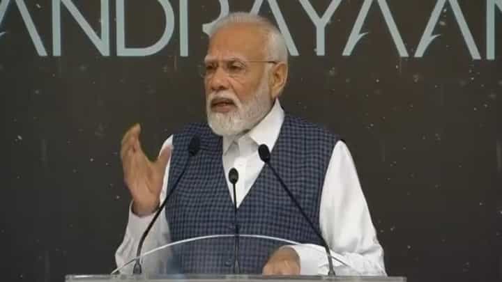 VIDEO |इस्रो प्रमुखांनी दिली पंतप्रधान मोदींना चांद्रयान-3 च्या प्रक्रियेची माहिती VIDEO |इस्रो प्रमुखांनी दिली पंतप्रधान मोदींना चांद्रयान-3 च्या प्रक्रियेची माहिती
